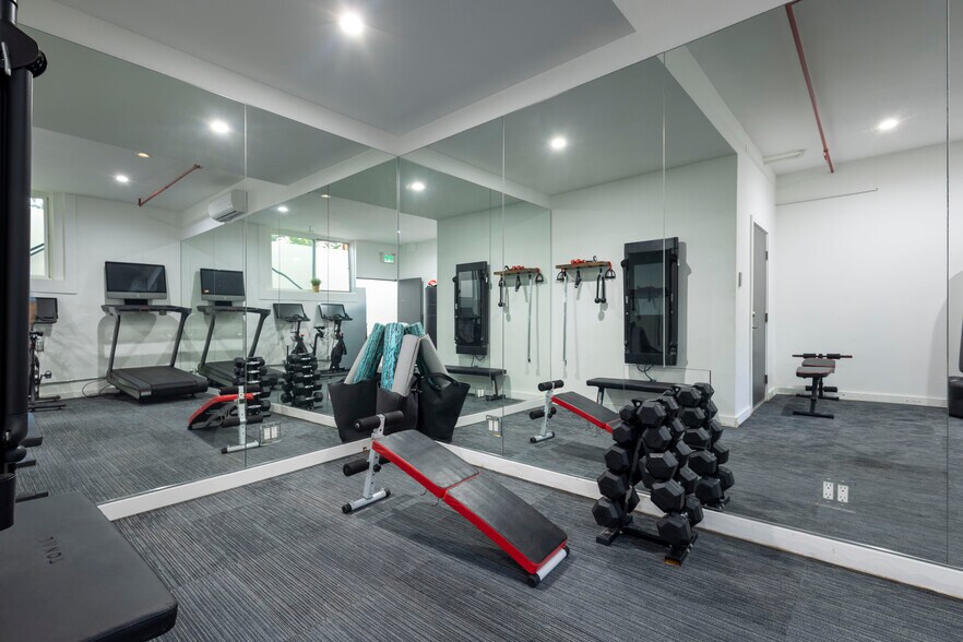 More Photos Of 1267 N Laurel Ave, West Hollywood Apartments For Sale