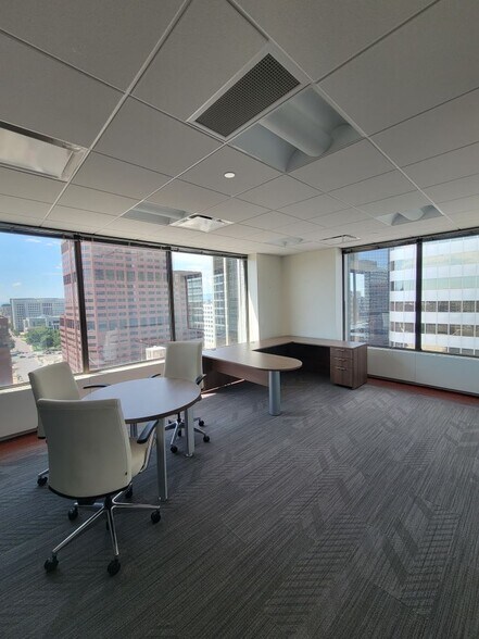 More Photos Of 1660 Lincoln St, Denver Coworking Space