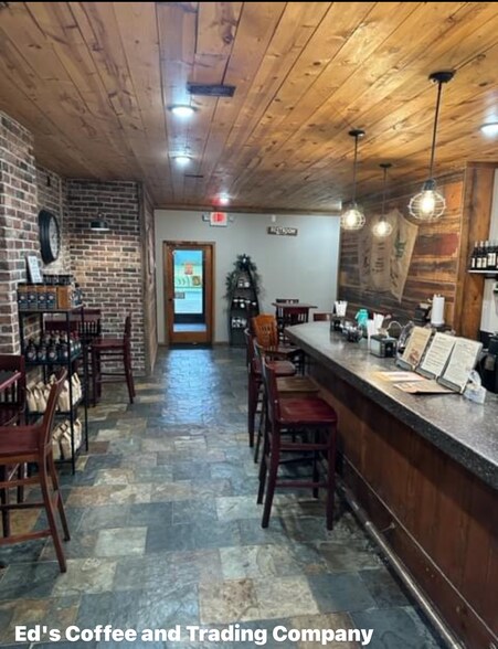 More Photos Of 306 N Main St, Birchwood Restaurant For Sale