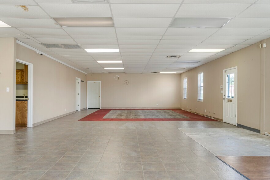 More Photos Of 26400 E 111th St S, Coweta Flex For Sale