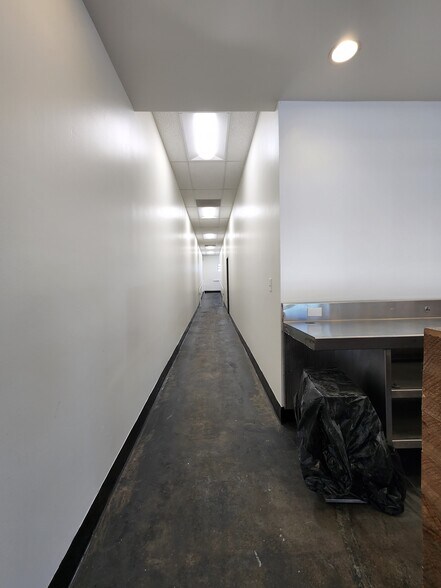 More Photos Of 1066-1070 S Fairfax Ave, Los Angeles Restaurant For Lease