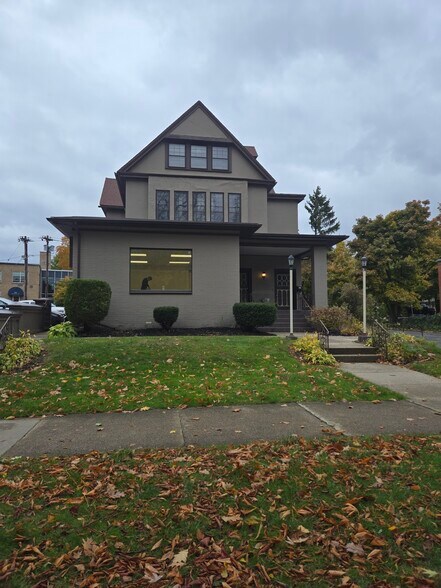 More Photos Of 104 Linwood Ave, Buffalo Funeral Home For Lease
