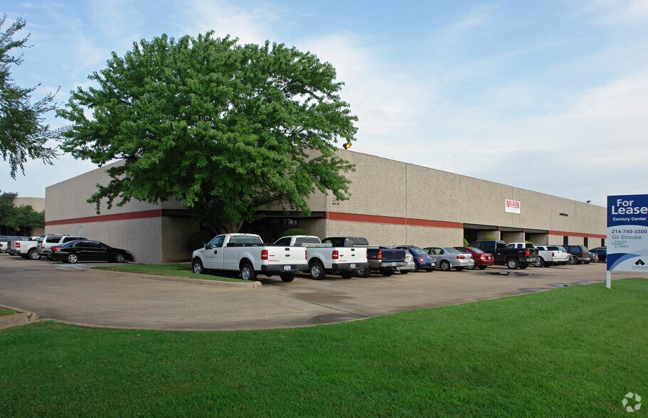 More Photos Of 2211 Century Center Blvd, Irving Warehouse For Lease