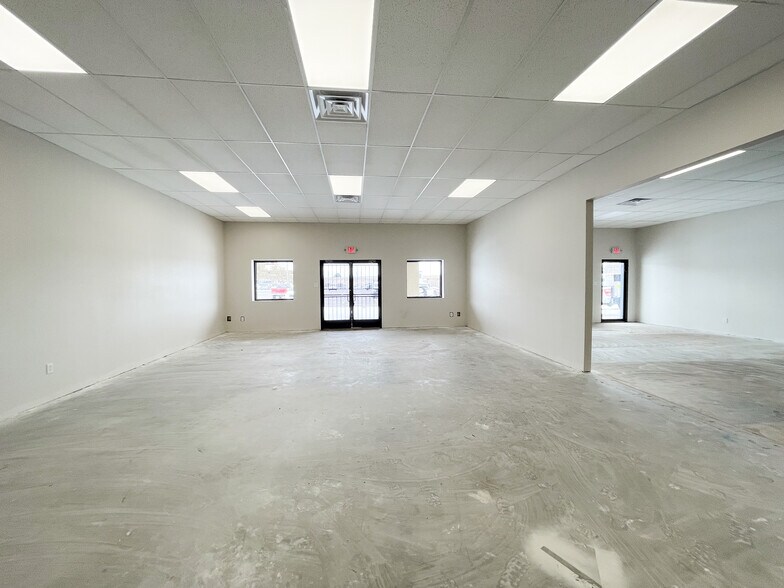 More Photos Of 6524- Slide Rd, Lubbock Unknown For Lease