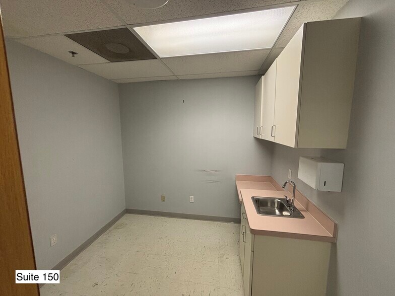 More Photos Of 14100 Fivay Rd, Hudson Medical For Lease
