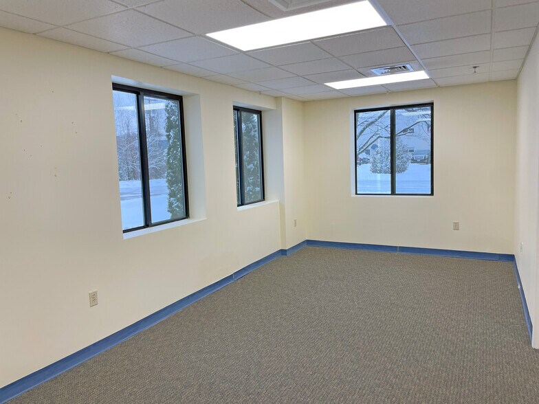 More Photos Of 3 Eastpoint Dr, Hooksett Food Processing For Lease