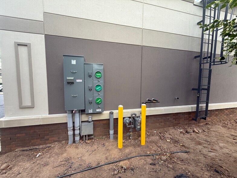 More Photos Of 440 US Highway 22, Hillside Freestanding For Lease