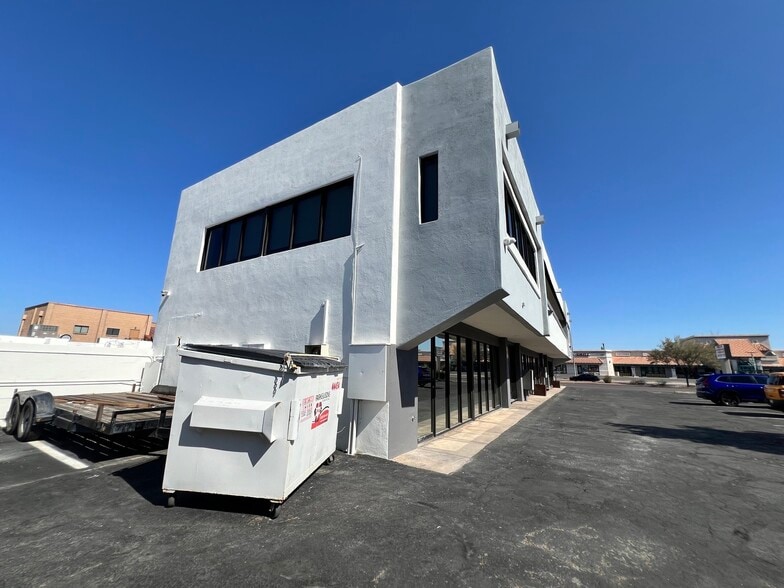 More Photos Of 2841 E Bell Rd, Phoenix Storefront Retail Office For Lease
