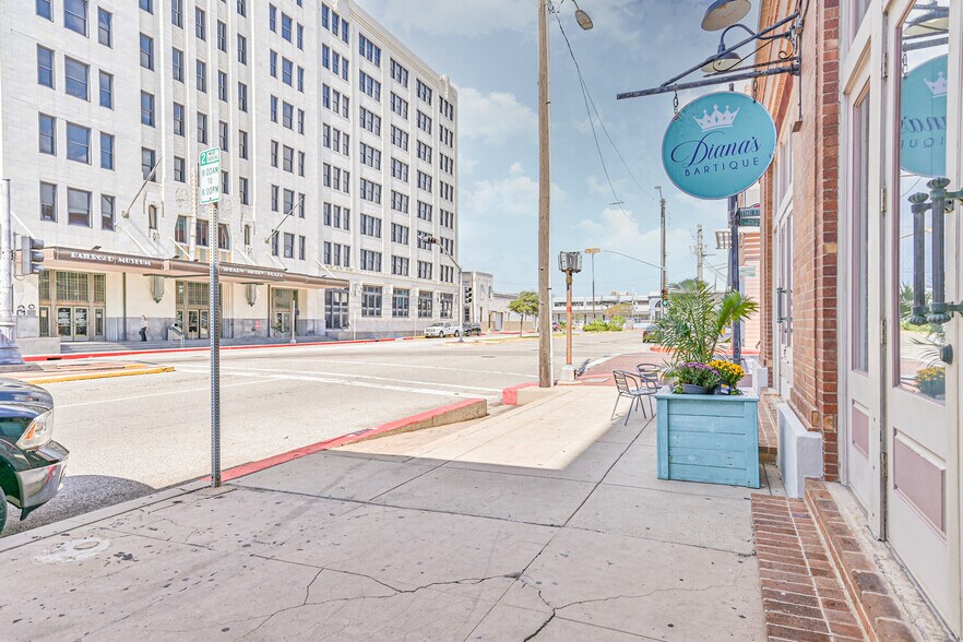 More Photos Of 2425 Strand St, Galveston Restaurant For Sale