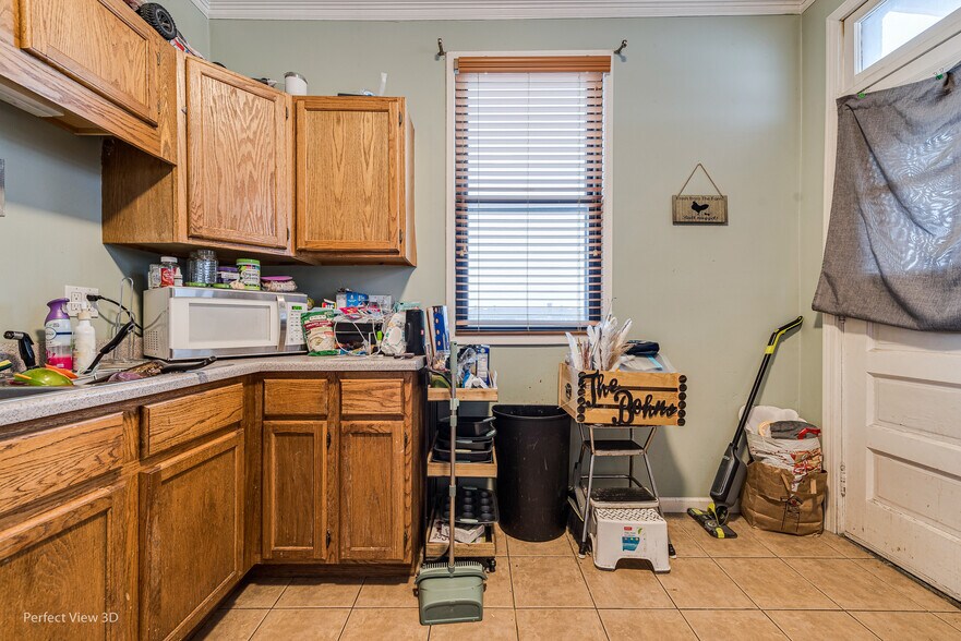 More Photos Of 1956 Ridge Rd, Homewood Storefront Retail Residential For Lease