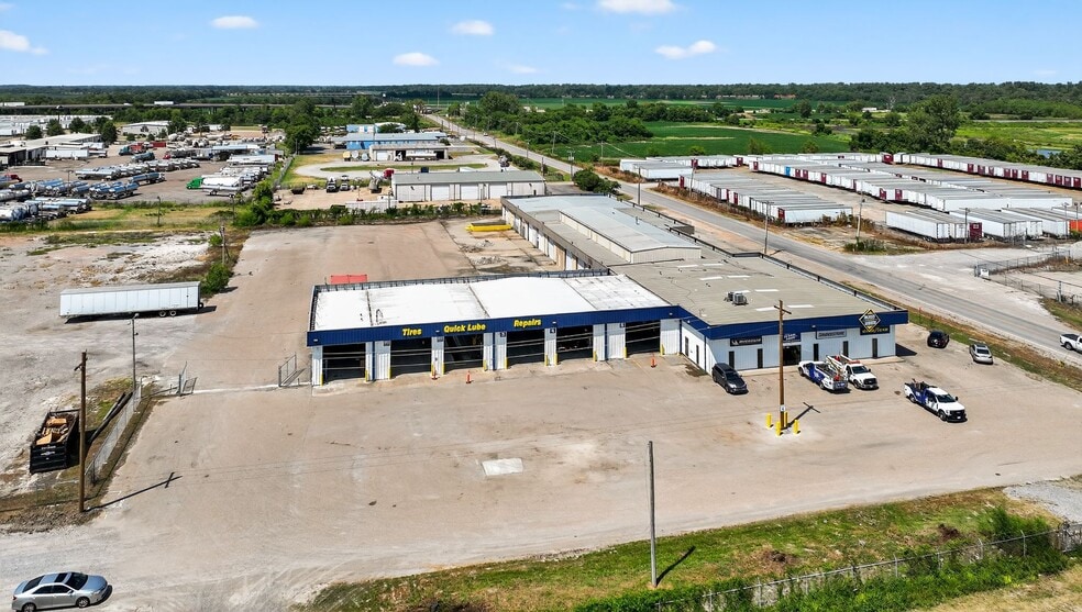 More Photos Of 400 Mound City Rd, West Memphis Service For Sale