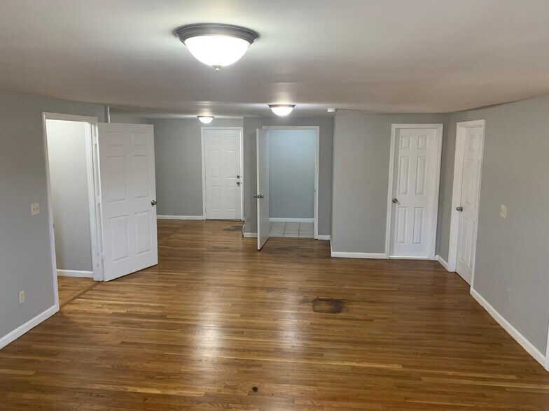 More Photos Of 443 Jackson Ave, Elizabeth Storefront Retail Residential For Sale