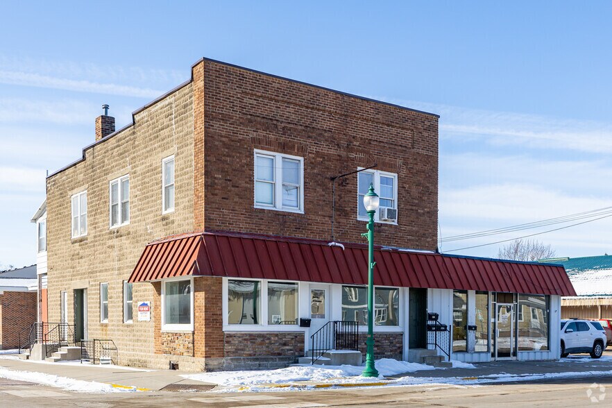 Primary Photo Of 105 W Minnesota St, Le Center Storefront Retail Residential For Lease