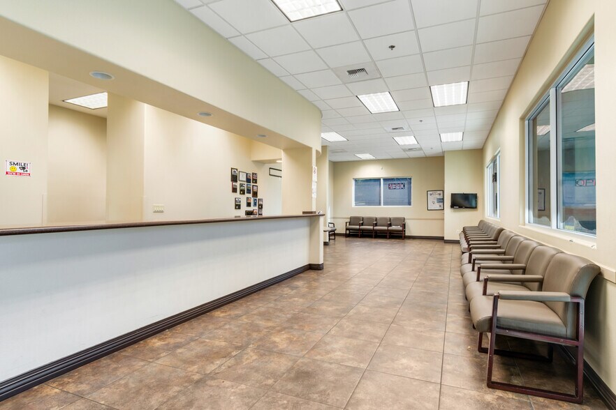 More Photos Of 33494 Oak Glen Rd, Yucaipa Medical For Lease