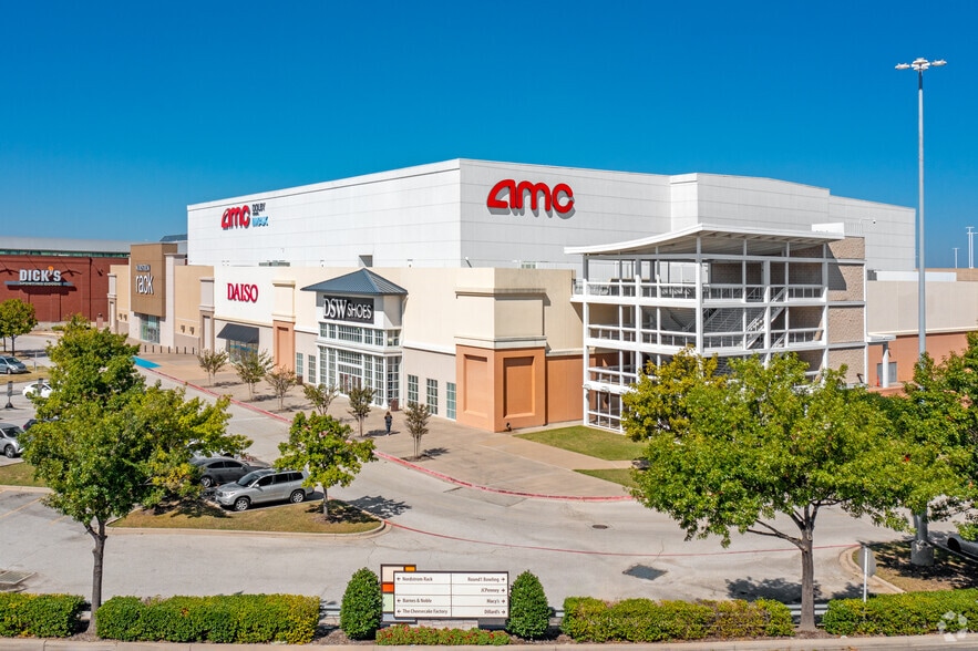 More Photos Of 3811-3891 S Cooper St, Arlington Unknown For Lease