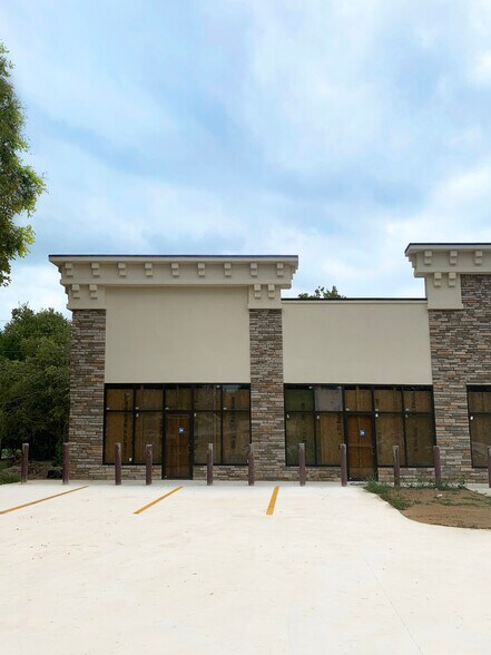 More Photos Of 483 E 70th St, Shreveport Storefront For Lease