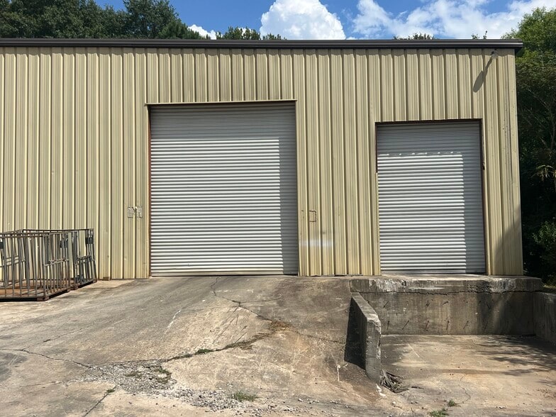 More Photos Of 2012 Last St, Statham Warehouse For Lease