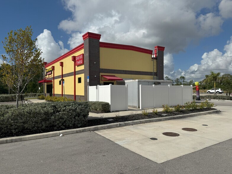 More Photos Of 800 Leonard Blvd N, Lehigh Acres Freestanding For Sale