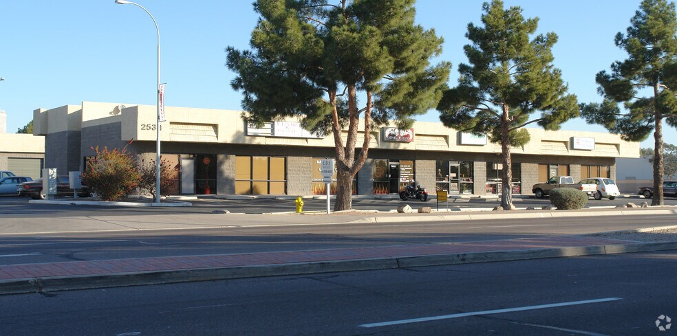More Photos Of 2534 W Broadway Rd, Mesa General Retail For Lease