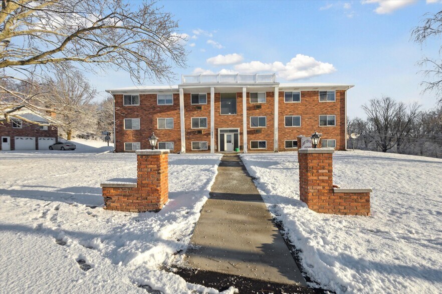 Primary Photo Of 4415-4425 Hull Rd, Leslie Apartments For Sale