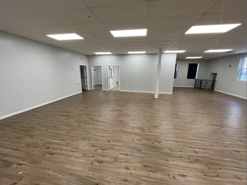 More Photos Of 124-130 Lyons Ave, Newark Office For Sale