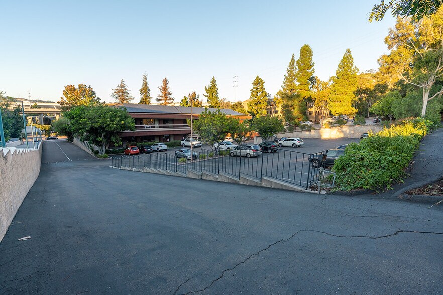 More Photos Of 2831 Camino Del Rio S, San Diego Unknown For Lease