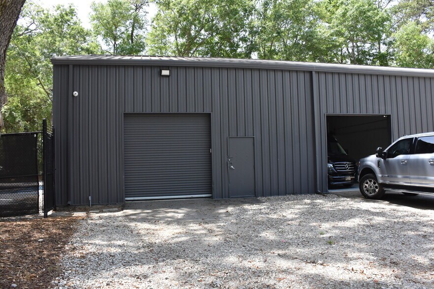 More Photos Of 70 Capital Dr, Hilton Head Island Showroom For Sale