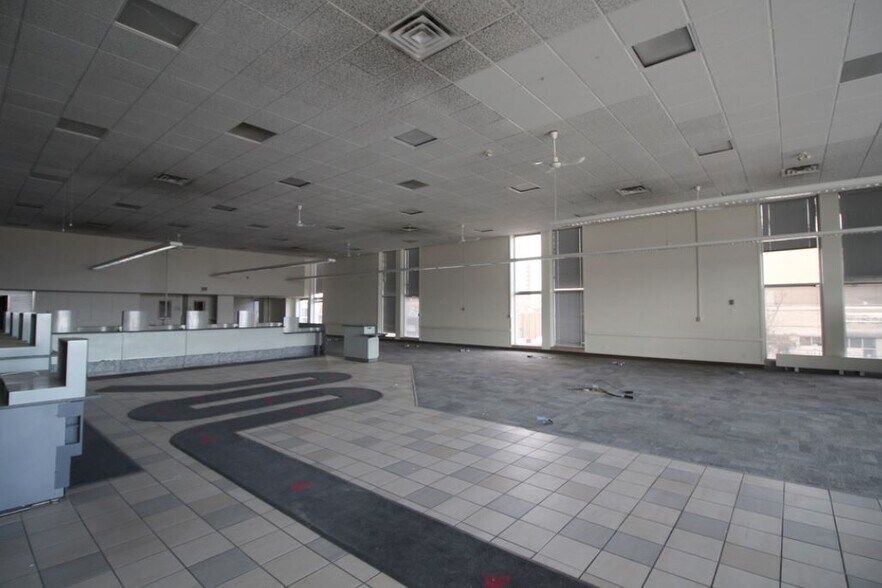 More Photos Of 702 3rd Ave S, Lethbridge Office For Lease