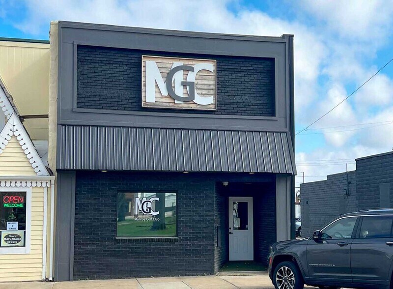 Primary Photo Of 108 E Washington St, Monroe Flex For Sale