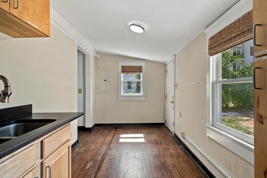More Photos Of 321 29th Ave N, Nashville Office Residential For Sale