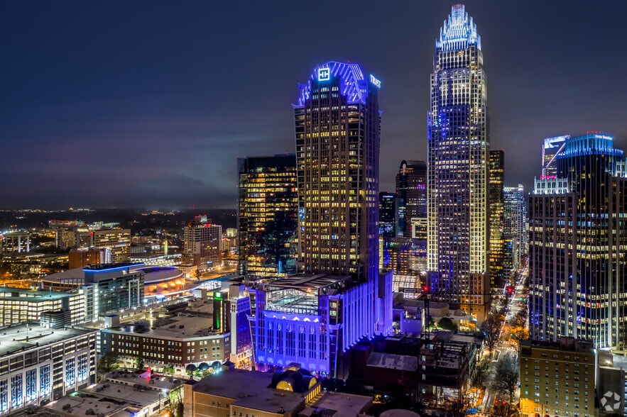 More Photos Of 214 N Tryon St, Charlotte Office For Lease
