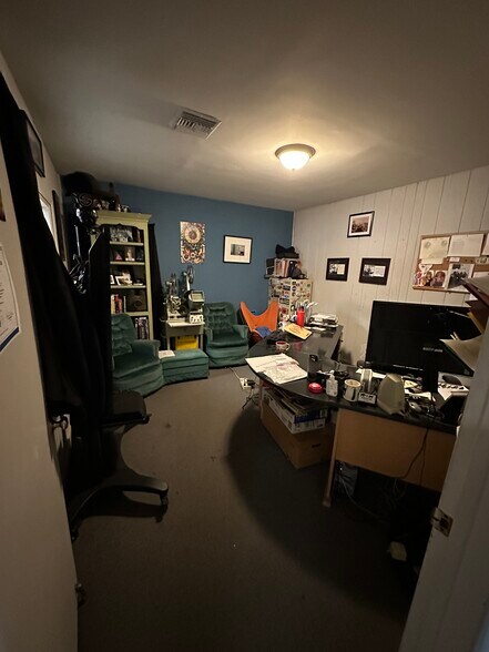 More Photos Of 5500-5510 Satsuma Ave, North Hollywood Warehouse For Sale