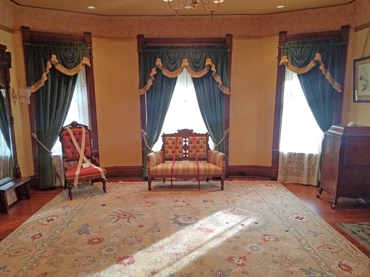 More Photos Of 1307 Massachusetts St, Lawrence Office For Lease