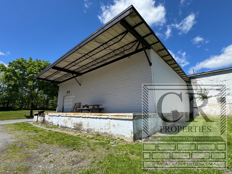 More Photos Of 155 Vineyard Ave, Highland Service For Sale