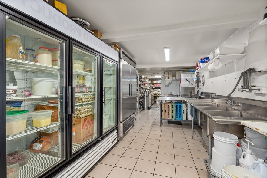 More Photos Of 531-535 N Market Blvd, Chehalis Restaurant For Sale