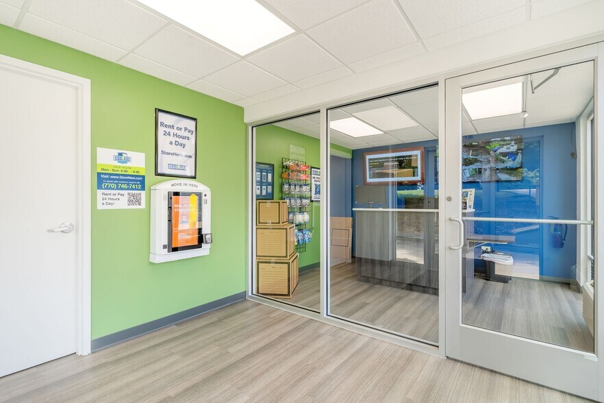 More Photos Of 126 Huddleston Rd, Peachtree City Self Storage For Sale