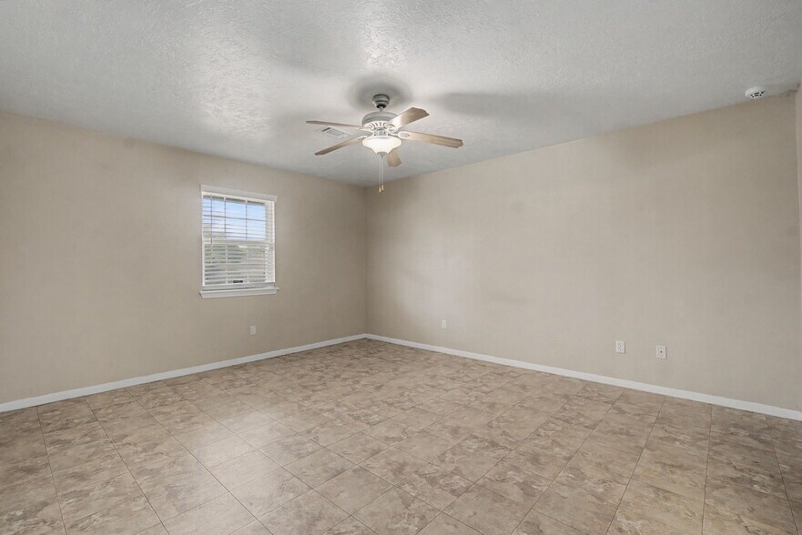 More Photos Of 9882 FM 149 Rd, Montgomery Flex For Sale