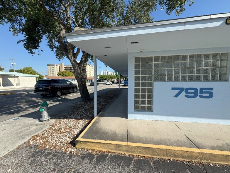 More Photos Of 795 S Federal Hwy, Hollywood Medical For Lease