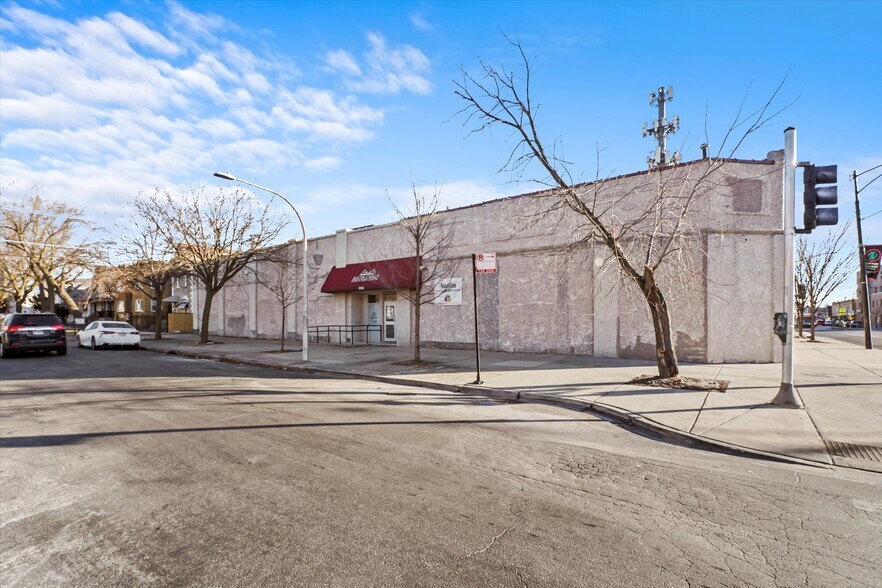 More Photos Of 5352 W Chicago Ave, Chicago Storefront Retail Office For Sale