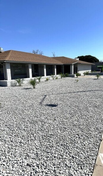More Photos Of 600 E University Dr, Mesa Medical For Lease