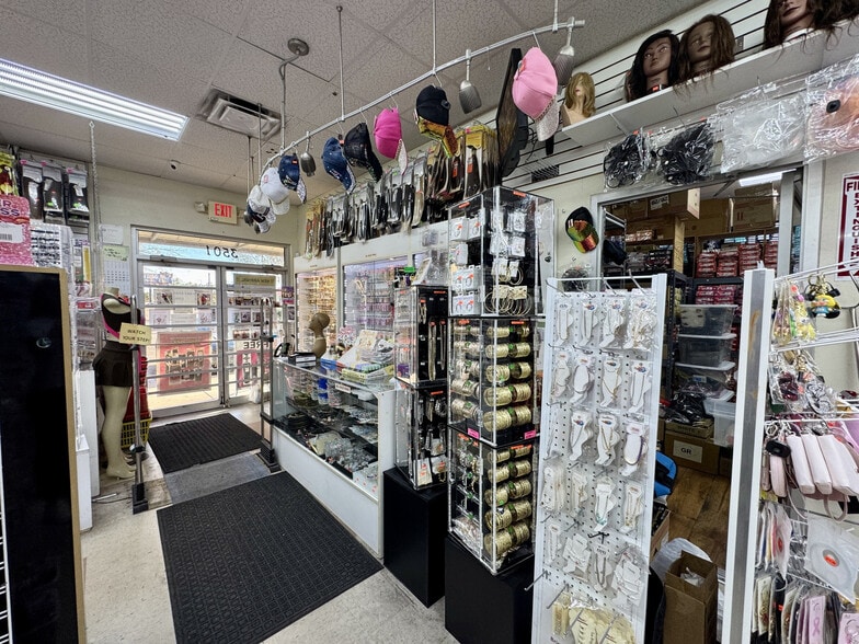 More Photos Of 3501 SW 34th St, Gainesville Freestanding For Lease