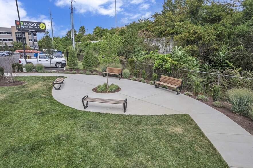 More Photos Of 405 40th Ave N, Nashville Apartments For Lease