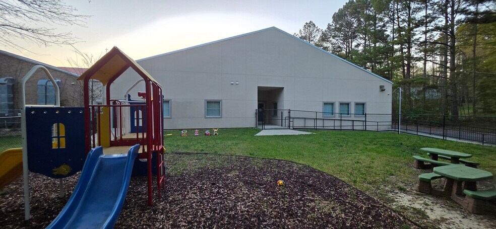 More Photos Of 6270 Red Oak Rd, Atlanta Religious Facility For Sale