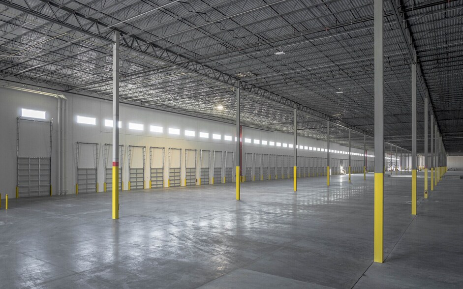 More Photos Of 400 Gulf South Parkway, Mandeville Distribution For Lease