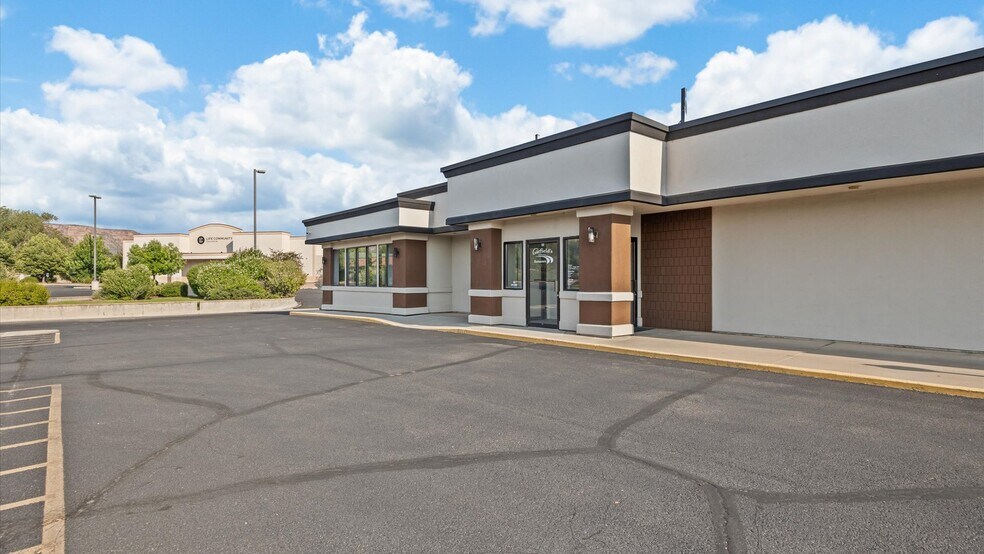 More Photos Of 2148 Broadway, Grand Junction Unknown For Lease