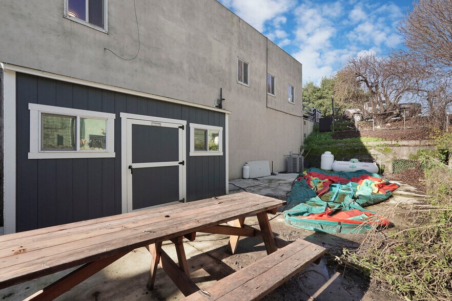 More Photos Of 14144 Market St, Walnut Grove Storefront For Sale