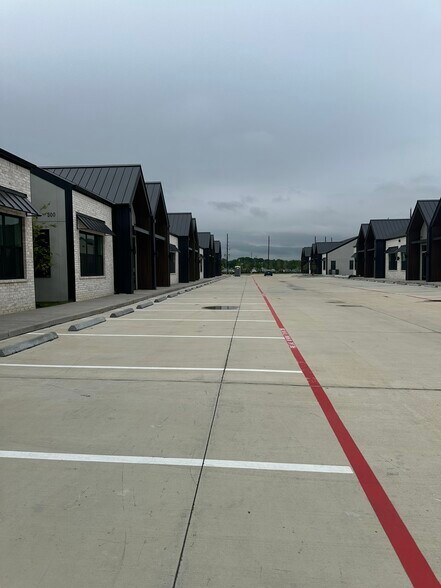 More Photos Of 1325 Main St, Katy Medical For Lease