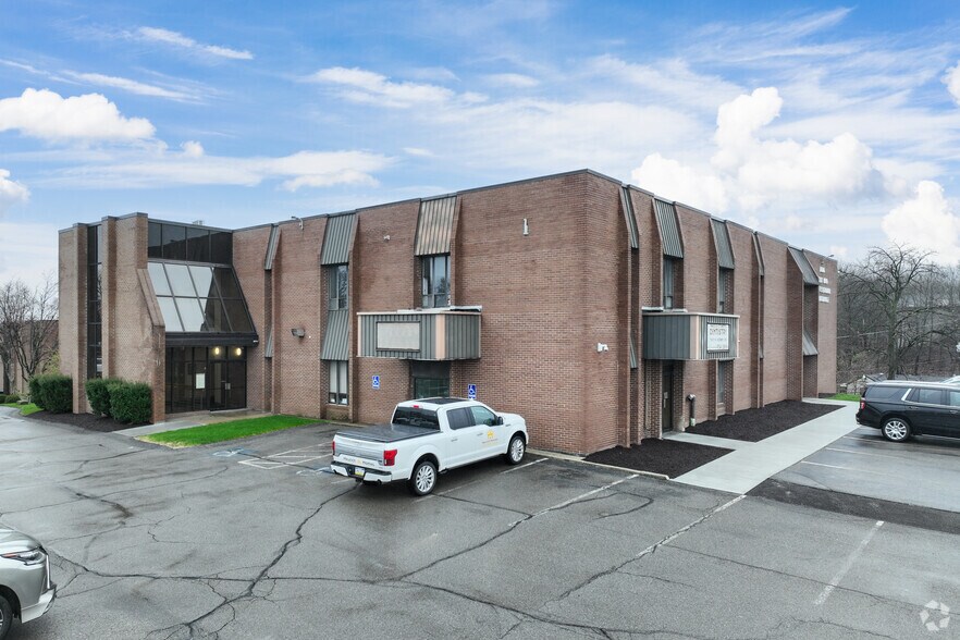 More Photos Of 11676 Perry Hwy, Wexford Unknown For Lease