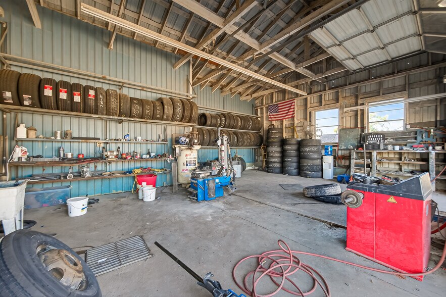 More Photos Of 917 E Main St, Eagle Lake Service Station For Sale