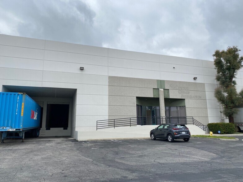 More Photos Of 801 S DuPont Ave, Ontario Warehouse For Lease